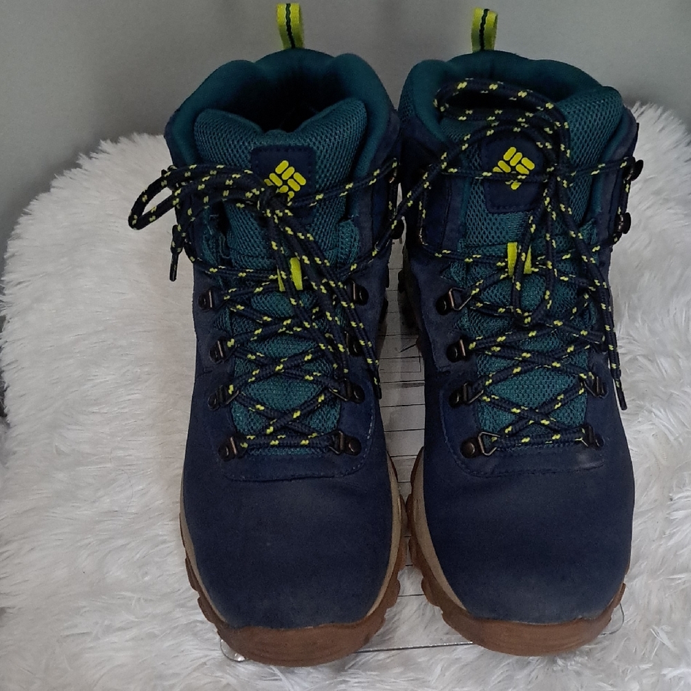 Columbia Newton Ridge Navy and Teal Waterproof Hiking Boots Size 12